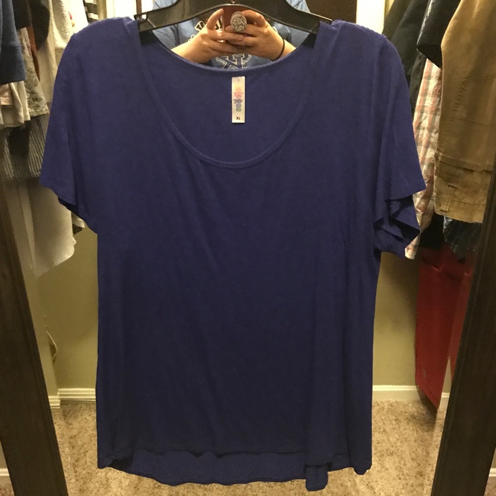 XL LuLaRoe Classic T
